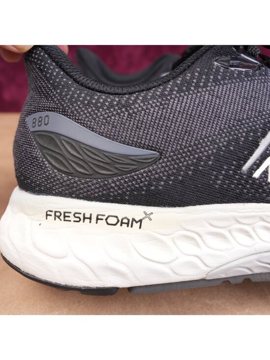 New Balance Men Fresh Foam 880 V12 Black White Comfortable Sneakers sz 11 main image 9